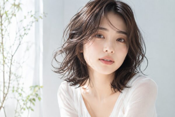 伊万里の美容室Merph Hair Designをイメージしたやわらかなボブスタイルの女性